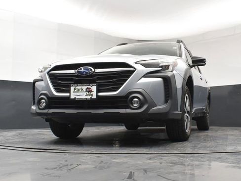 Used 2023 Subaru Outback Premium AWD/4WD image 20