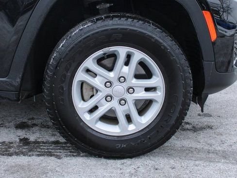 Used 2025 Jeep Grand Cherokee Laredo w/ Luxury Tech Group I image 38