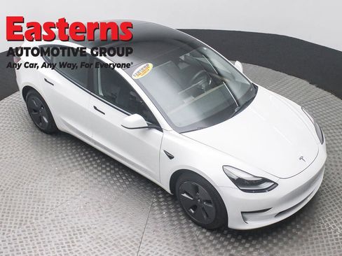 Used 2023 Tesla Model 3 Standard Range RWD image 3