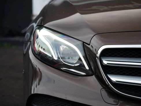 Used 2017 Mercedes-Benz E 300 4MATIC image 13