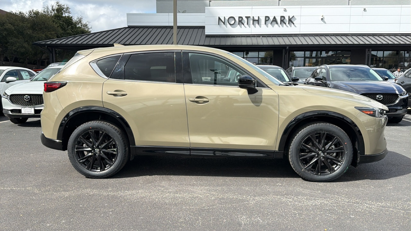Used 2024 MAZDA CX-5 Carbon Edition AWD/4WD image 3