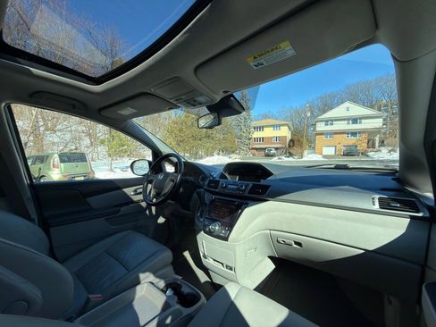 Used 2014 Honda Odyssey EX-L image 31