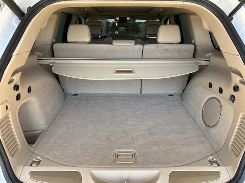 Used 2018 Jeep Grand Cherokee Overland image 36