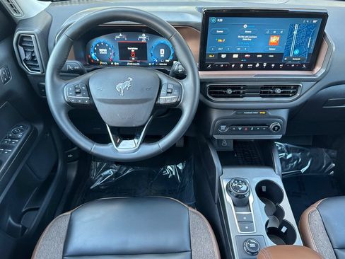 Certified 2025 Ford Bronco Sport Outer Banks w/ Outer Banks Tech Package+ AWD/4WD image 15
