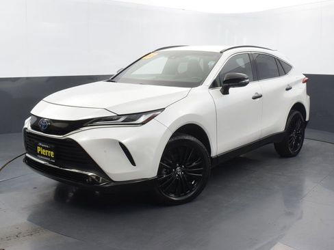 Used 2023 Toyota Venza Nightshade image 1