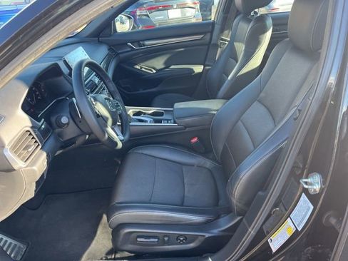 Used 2018 Honda Accord Sport image 13