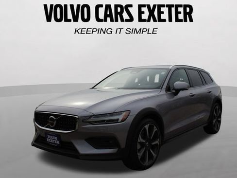New 2026 Volvo V60 B5 Cross Country Plus w/ Climate Package AWD/4WD image 3