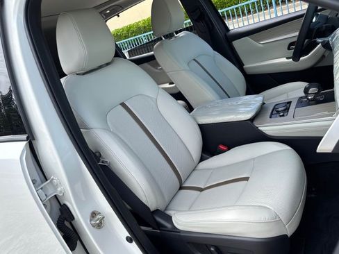 Used 2024 MAZDA CX-90 3.3 Turbo S w/ Premium Package image 3