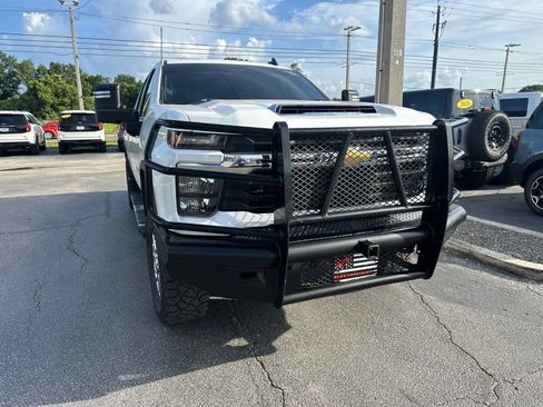 Used 2024 Chevrolet Silverado 2500 LT AWD/4WD image 5