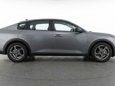 Used 2025 Kia K4 FWD image 11