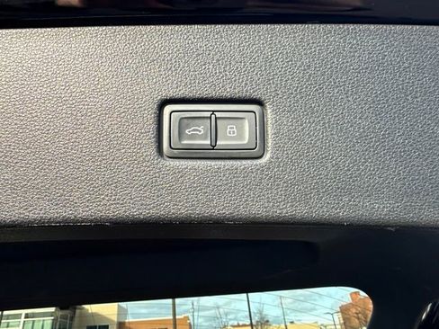 Used 2019 Audi Q8 Prestige w/ Towing Package image 29