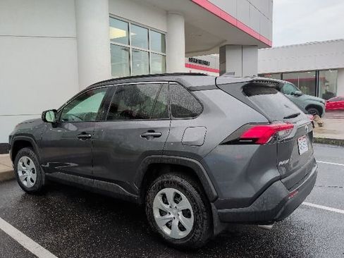Used 2019 Toyota RAV4 LE w/ Carpet Mat Package FWD image 21