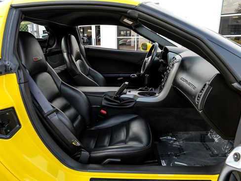 Used 2006 Chevrolet Corvette Z06 w/ Preferred Equipment Group image 31