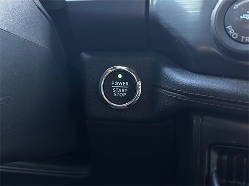 Used 2024 Ford F150 Lightning Lariat image 22