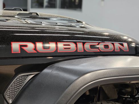 Used 2018 Jeep Wrangler Unlimited Rubicon AWD/4WD image 36