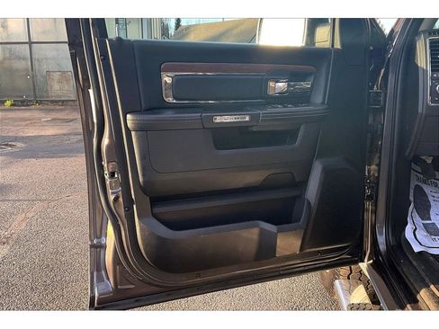 Used 2018 RAM 1500 Laramie image 23