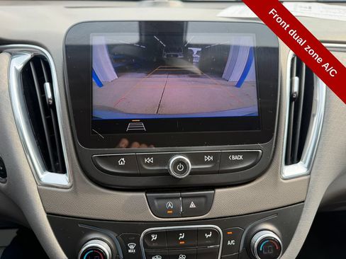 Used 2020 Chevrolet Malibu LT FWD image 26