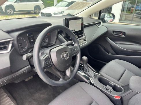 Used 2025 Toyota Corolla LE FWD image 10