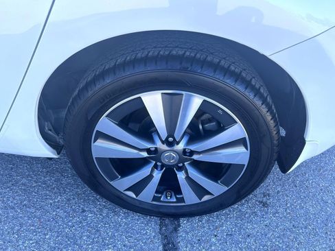 Used 2015 Nissan Leaf SL w/ Premium Package image 22