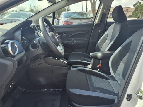 Used 2025 Nissan Versa SV image 17
