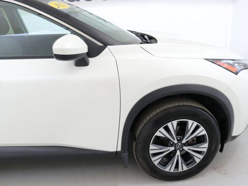 Used 2023 Nissan Rogue SV image 11