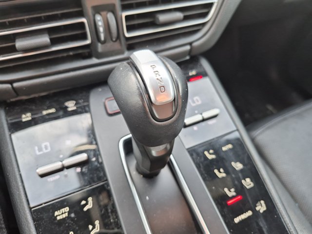 Used 2023 Porsche Macan AWD/4WD image 10