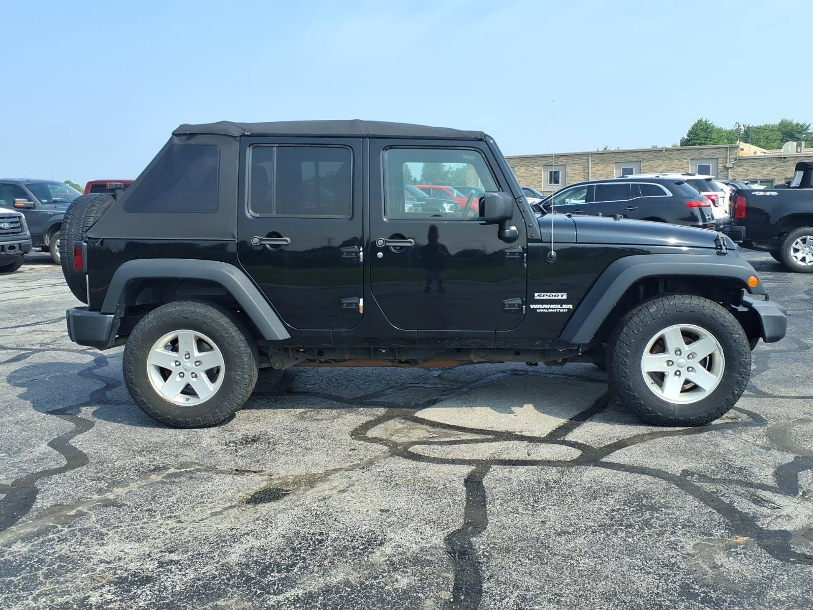 Used 2017 Jeep Wrangler Unlimited Sport w/ Quick Order Package 24S AWD/4WD image 2