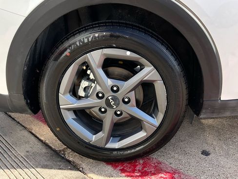 Used 2025 Kia K4 LXS image 9