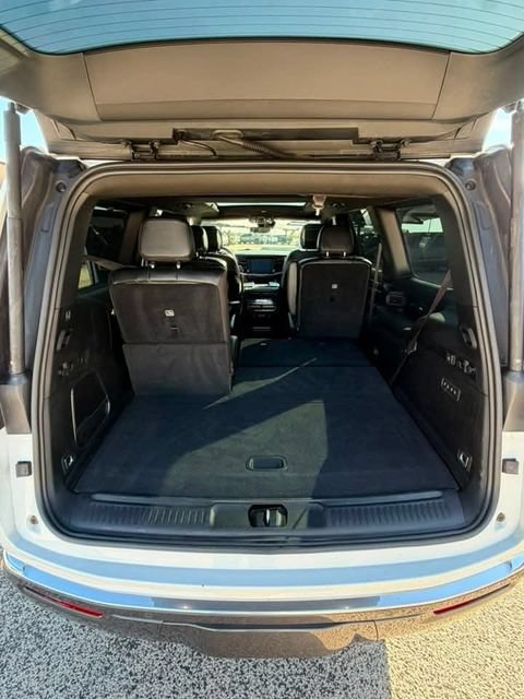 Used 2022 Jeep Wagoneer Series III w/ Premium Group I AWD/4WD image 14