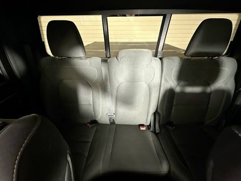 Used 2022 RAM 1500 Big Horn AWD/4WD image 13