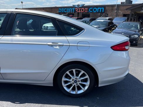 Used 2017 Ford Fusion SE w/ Fusion SE Technology Package image 45