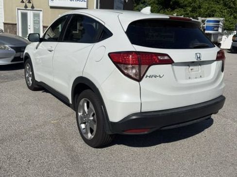 Used 2017 Honda HR-V EX image 3