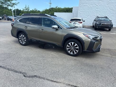 Used 2024 Subaru Outback Touring XT AWD/4WD image 9