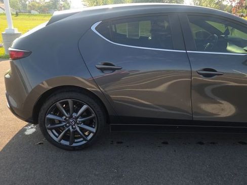 Used 2021 MAZDA MAZDA3 s FWD image 6