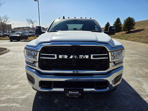 Used 2024 RAM 2500 Tradesman w/ Chrome Appearance Group image 9
