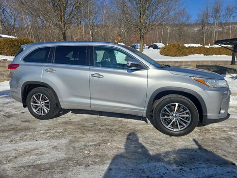 Used 2018 Toyota Highlander XLE image 4