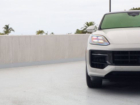 New 2026 Porsche Cayenne GTS AWD/4WD image 12