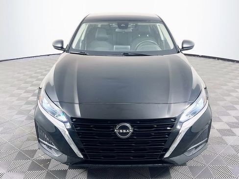 Used 2024 Nissan Altima 2.5 SV FWD image 3