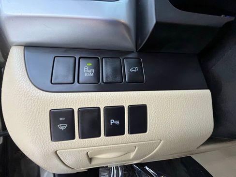 Used 2015 Toyota Highlander Limited AWD/4WD image 27