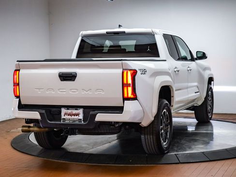Used 2024 Toyota Tacoma TRD Sport image 7