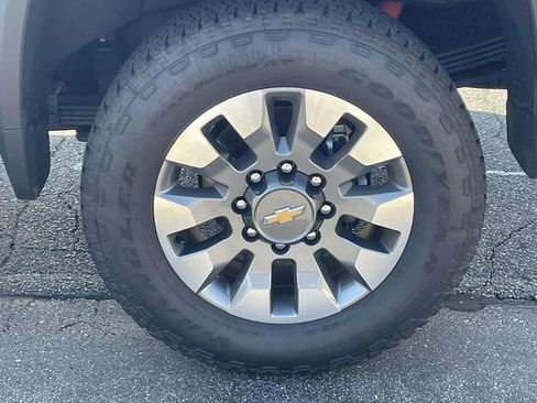 Used 2026 Chevrolet Silverado 2500 LT w/ Safety Package AWD/4WD image 8