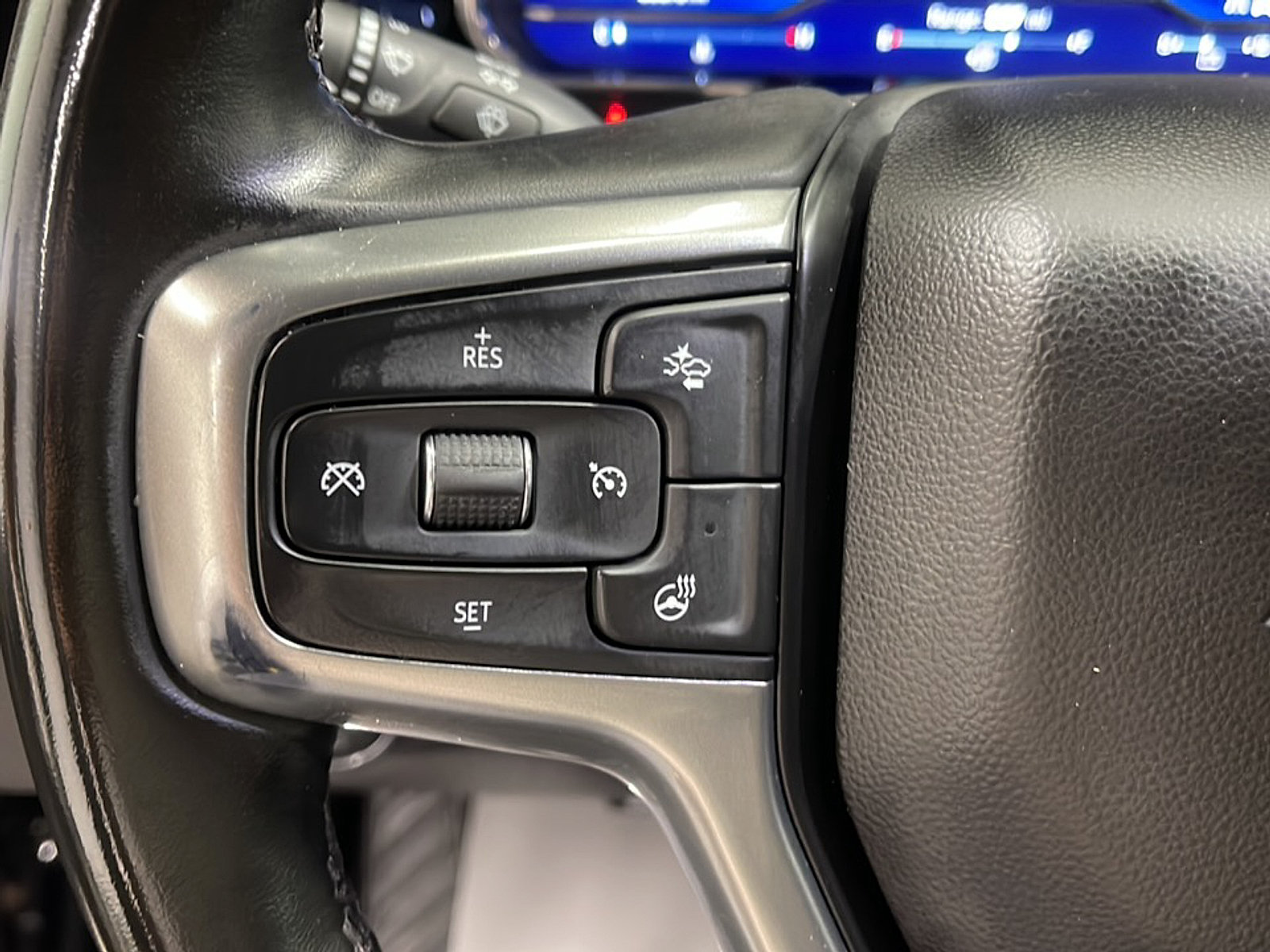 Used 2025 Chevrolet Silverado 3500 LT w/ Safety Package AWD/4WD image 6