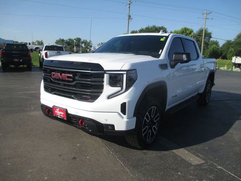 Used 2026 GMC Sierra 1500 AT4 w/ AT4 Premium Package AWD/4WD image 11
