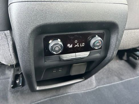New 2026 Chevrolet Traverse LT w/ Midnight/Sport Edition FWD image 39