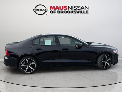 Used 2024 Volvo S60 B5 Core FWD image 9