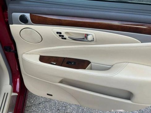 Used 2013 Lexus LS 460 L w/ Ultra Luxury Pkg AWD/4WD image 31