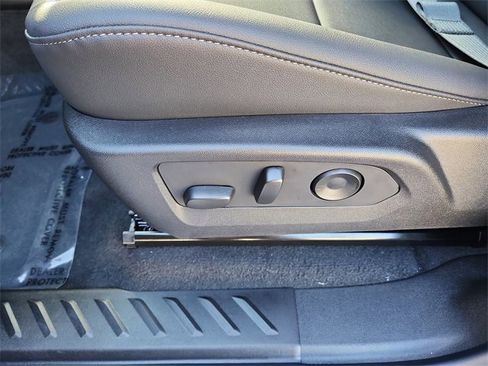 New 2026 GMC Canyon Elevation w/ Convenience Package image 17