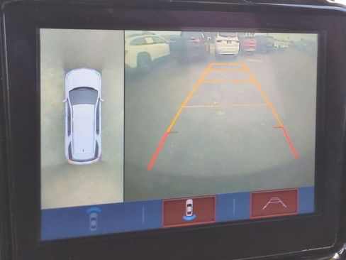 Used 2018 Chevrolet Traverse Premier FWD image 20