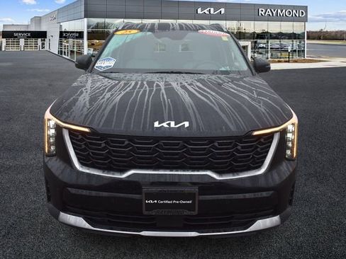 Used 2025 Kia Sorento S image 9
