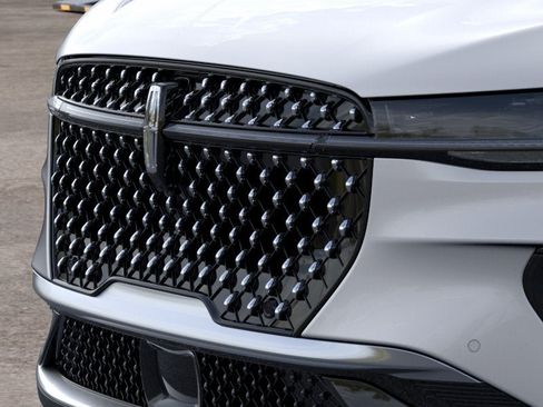 New 2026 Lincoln Nautilus Premier AWD/4WD image 17